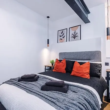 Incredible 3Bed Townhouse, Rooftop Patio, Sleeps 6-2